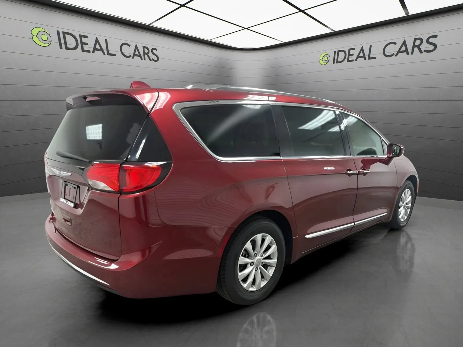 Used 2019 Chrysler Pacifica Touring-L FWD image 5