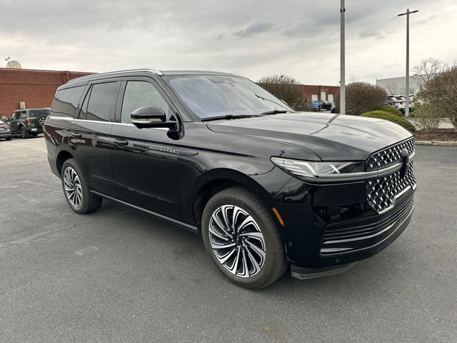 Used 2025 Lincoln Navigator Black Label image 11