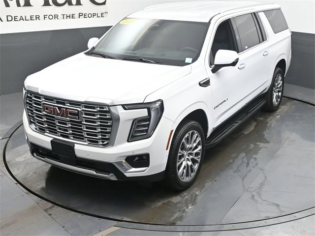 Used 2025 GMC Yukon XL Denali image 45