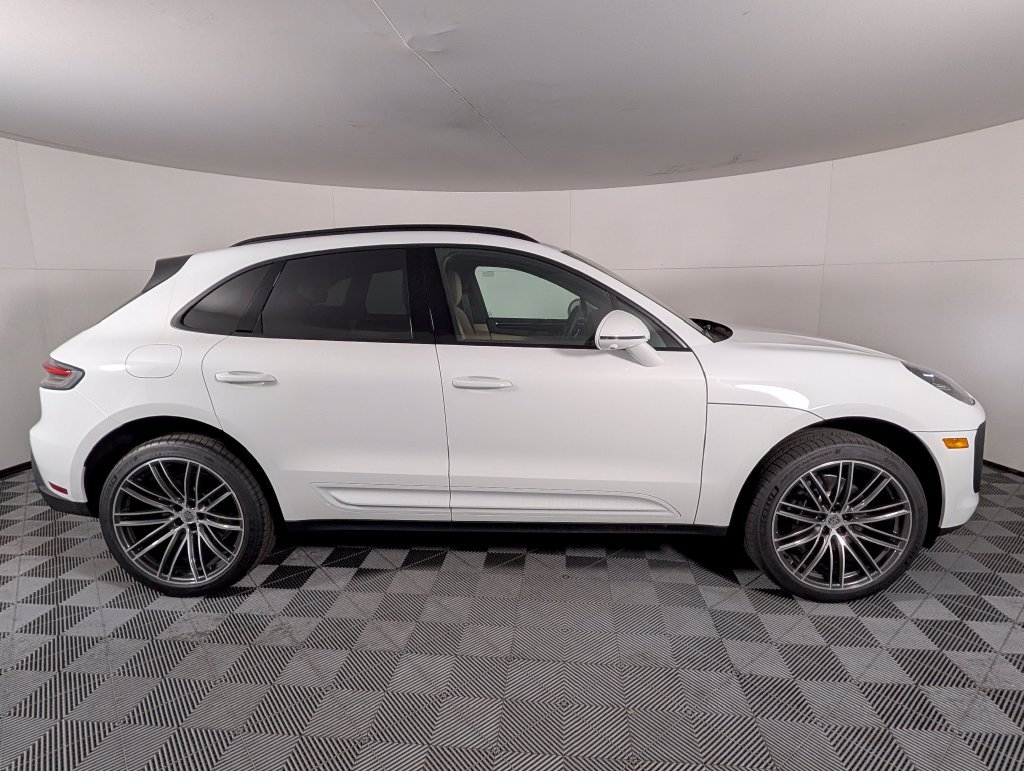 New 2026 Porsche Macan AWD/4WD image 8