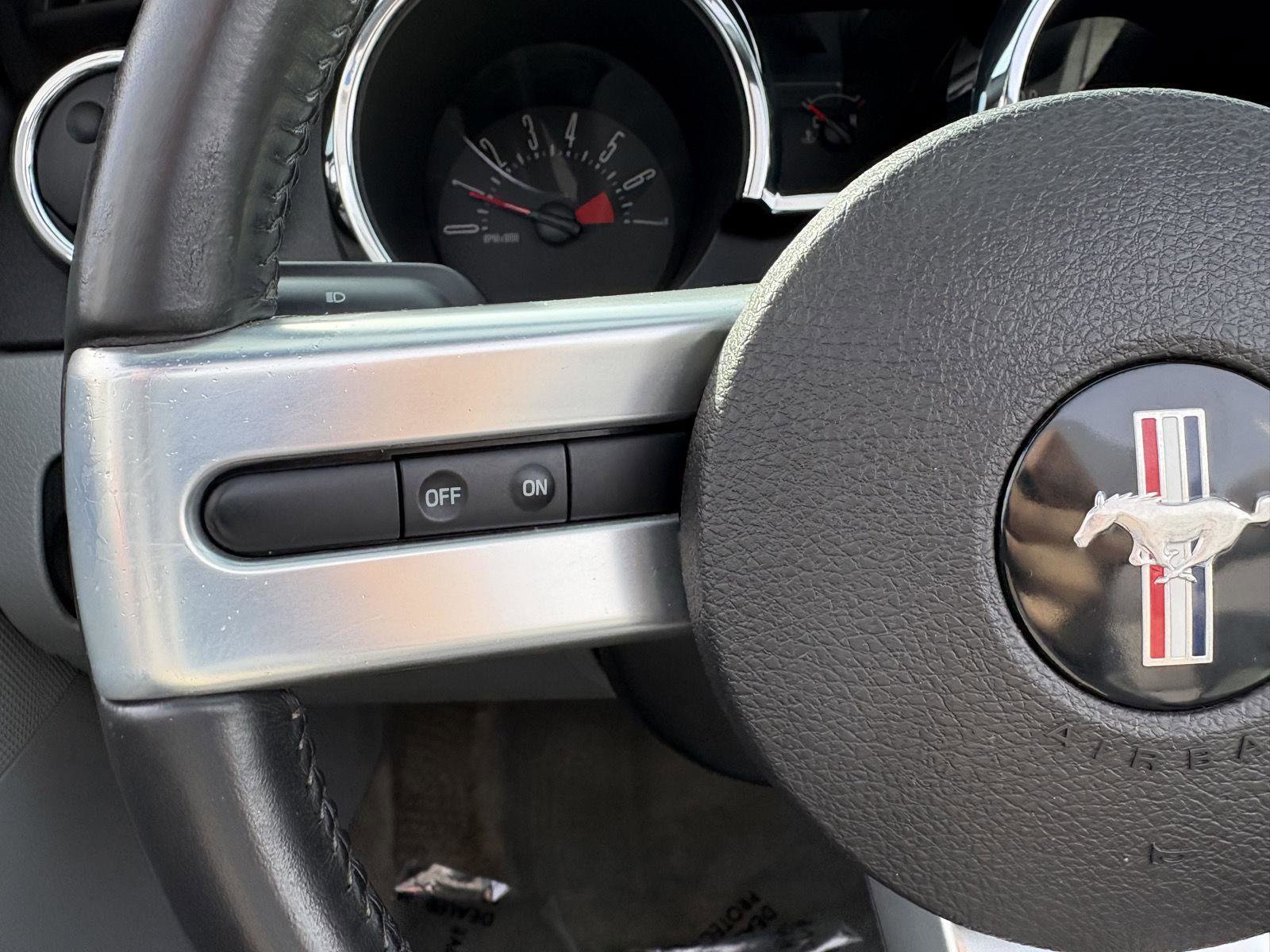 Used 2007 Ford Mustang Deluxe image 9