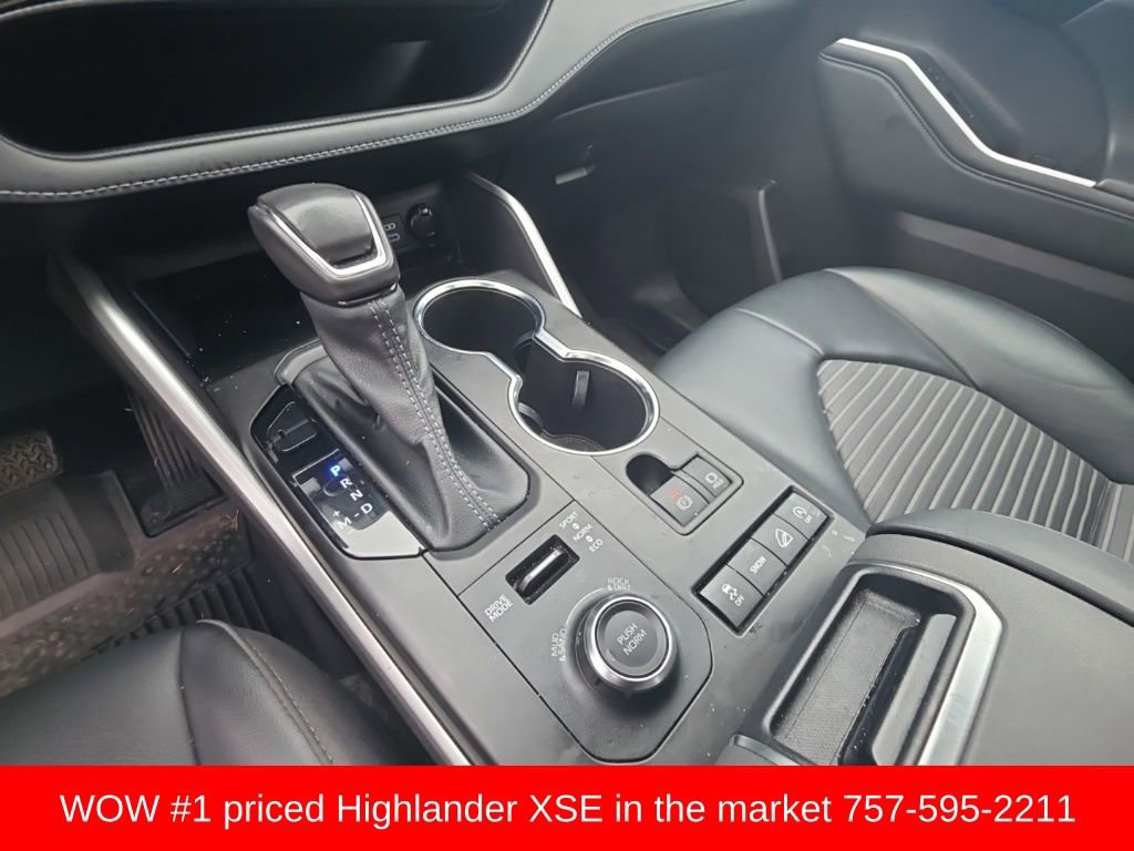 Used 2022 Toyota Highlander XSE image 11