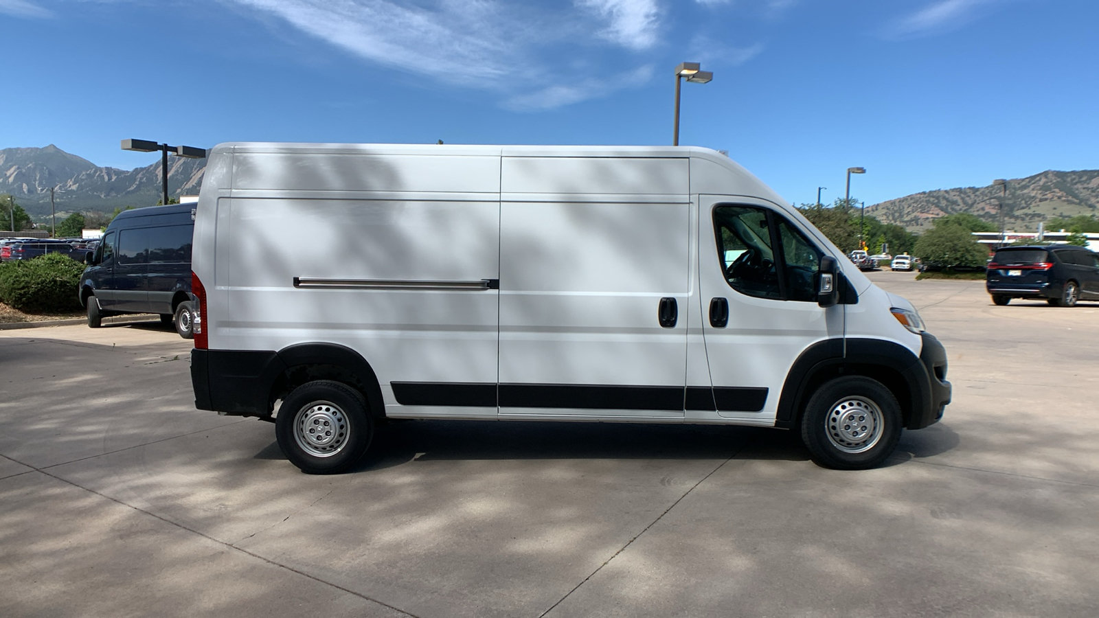 Used 2024 RAM ProMaster 2500 w/ Safety Group FWD image 6