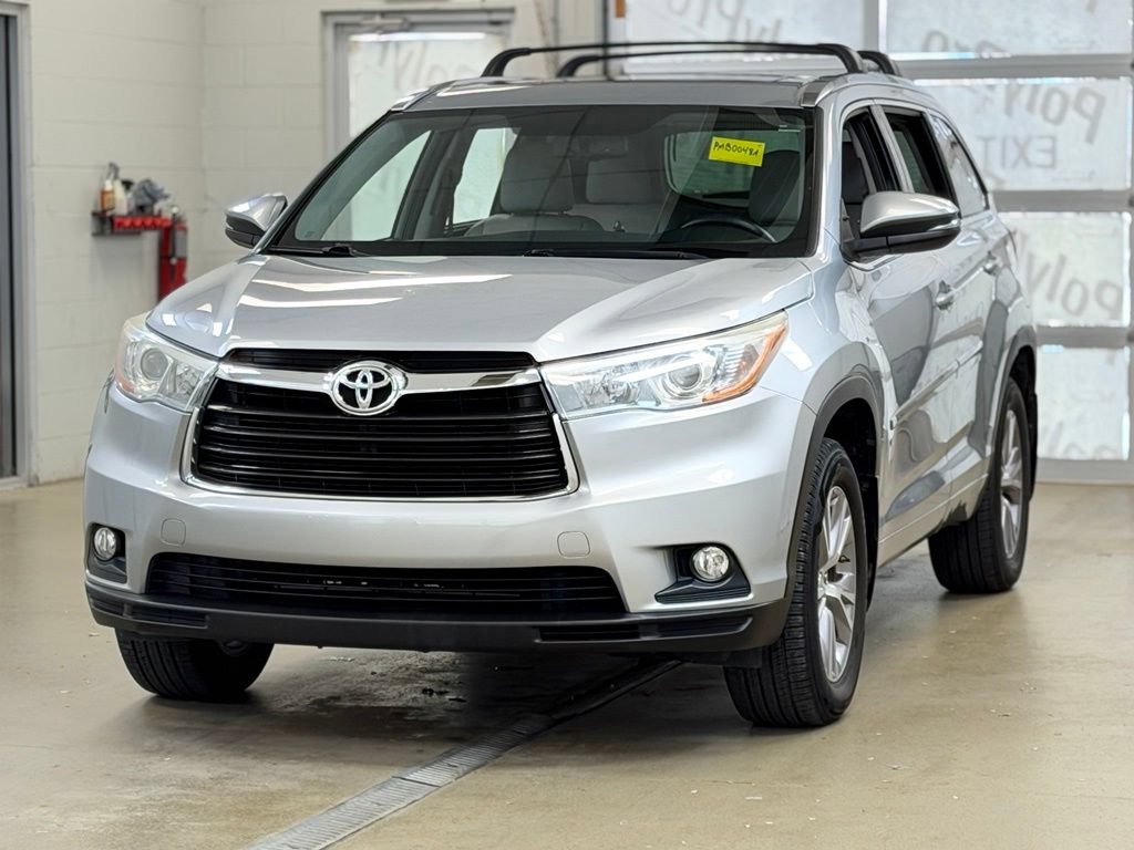 Used 2015 Toyota Highlander XLE AWD/4WD image 3