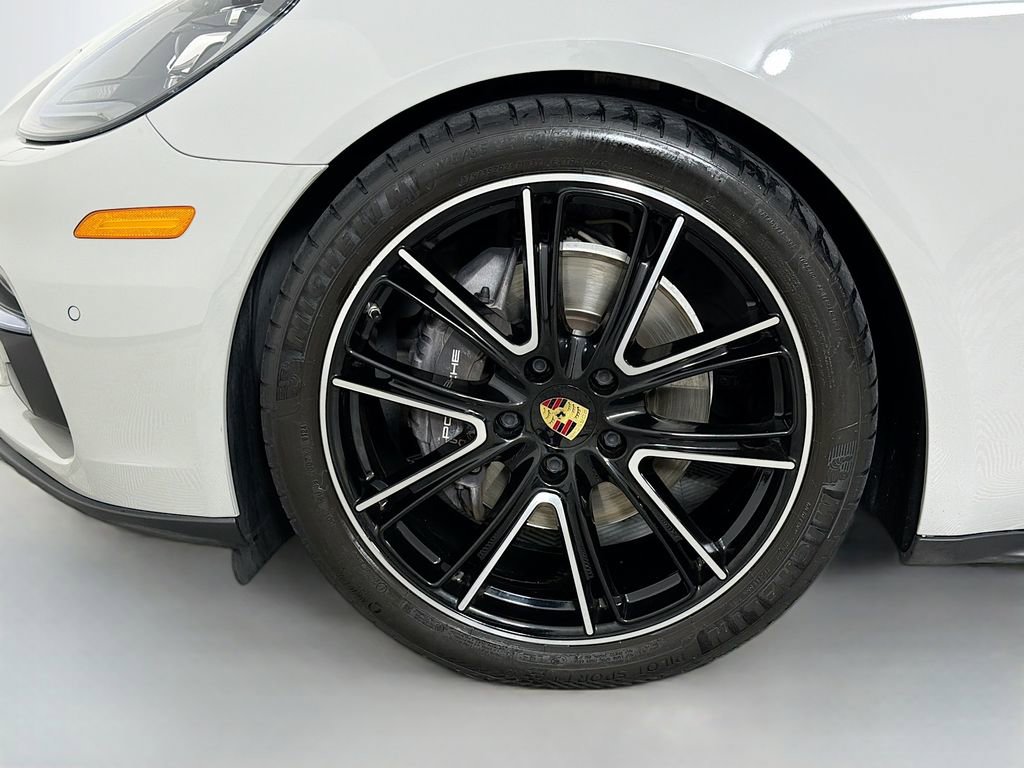 Used 2020 Porsche Panamera 4 AWD/4WD image 33