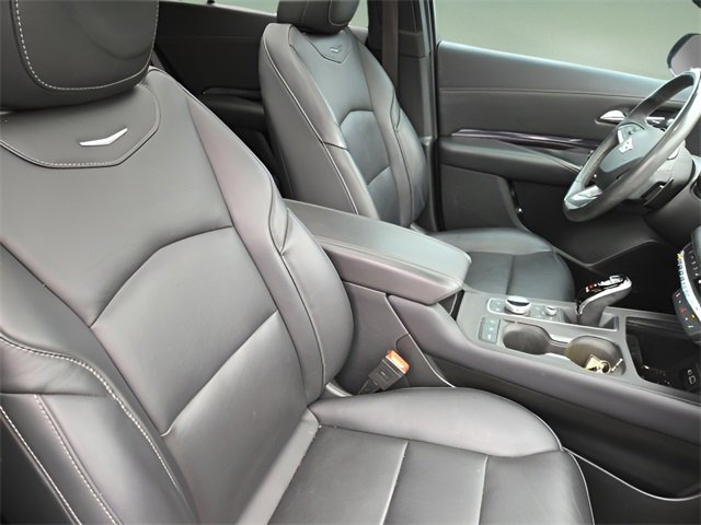 Used 2022 Cadillac XT4 Luxury w/ Cold Weather Package image 36