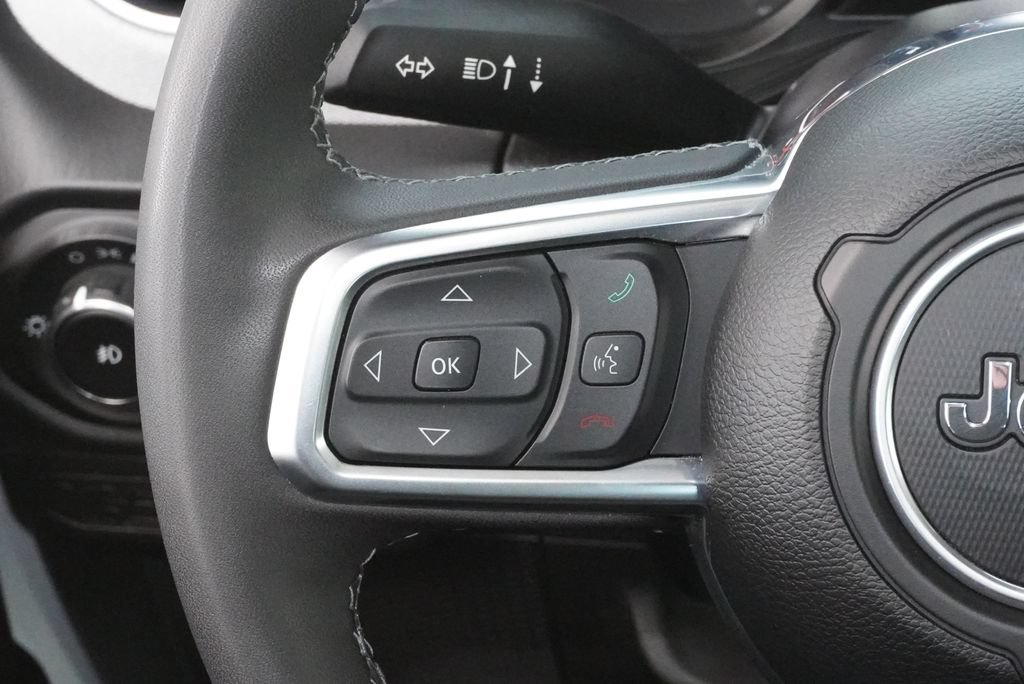Used 2025 Jeep Wrangler Unlimited Sahara AWD/4WD image 20
