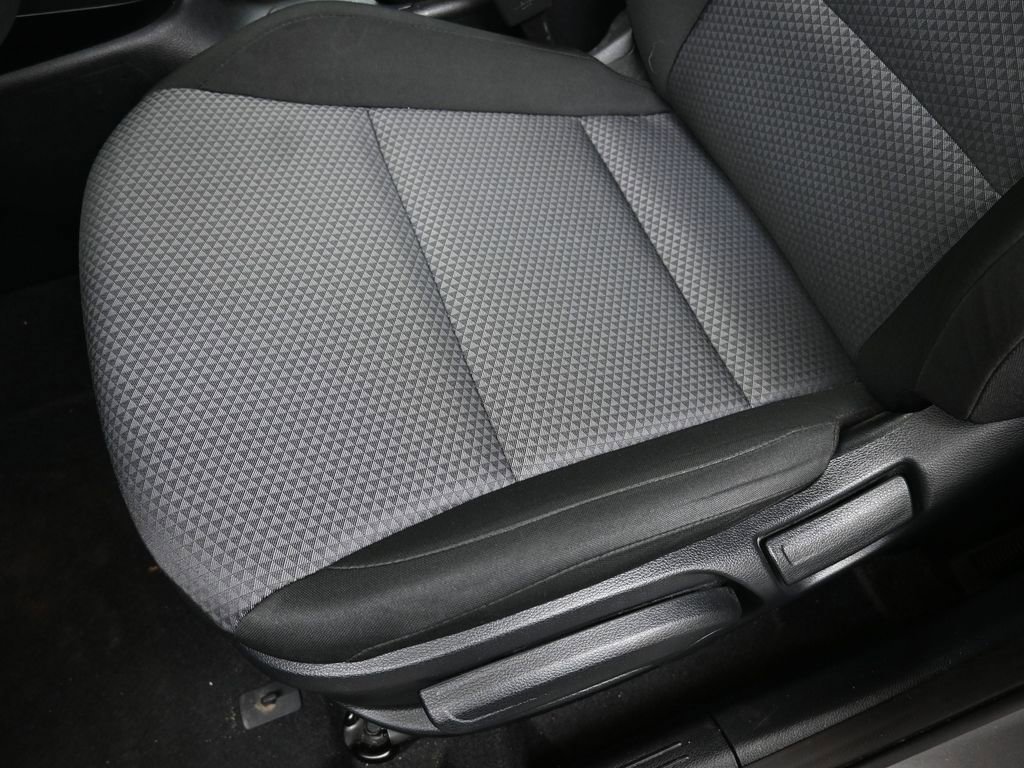 Used 2025 Kia Soul LX w/ LX Technology Package FWD image 21