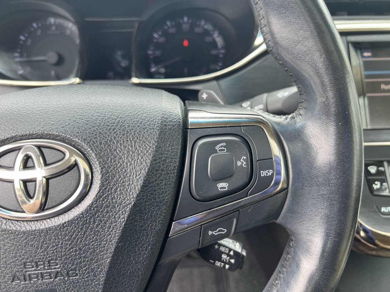 Used 2013 Toyota Avalon Limited w/ Technology Pkg FWD image 25