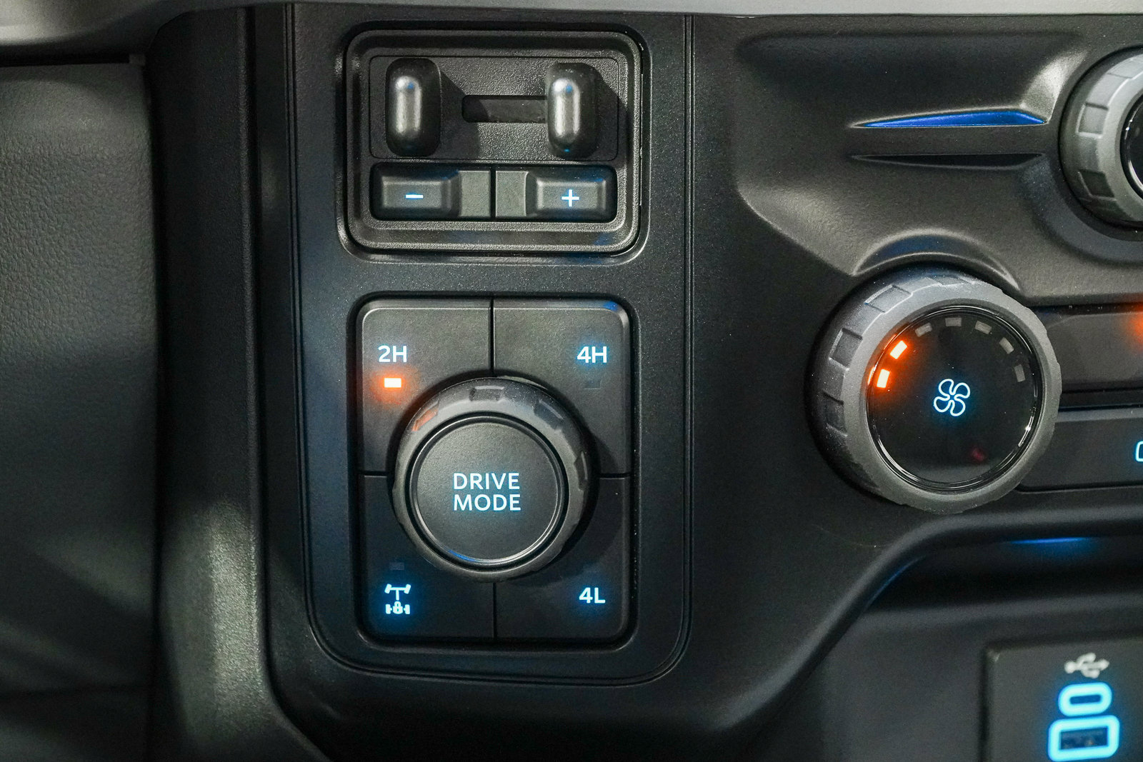 Used 2025 Ford F350 XL w/ STX Appearance Package AWD/4WD image 37