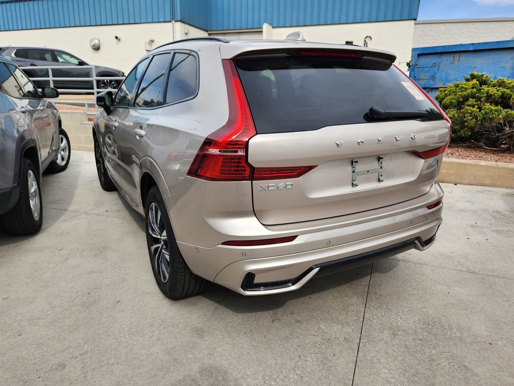 Used 2025 Volvo XC60 B5 Plus AWD/4WD image 6