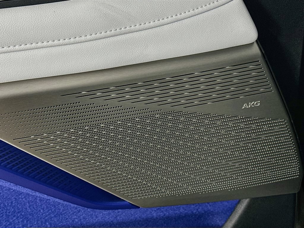 Certified 2025 Cadillac Optiq Sport 2 AWD/4WD image 23