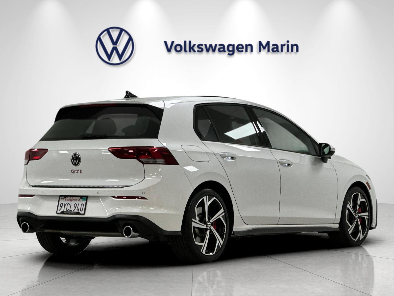 Used 2025 Volkswagen GTI SE FWD image 5
