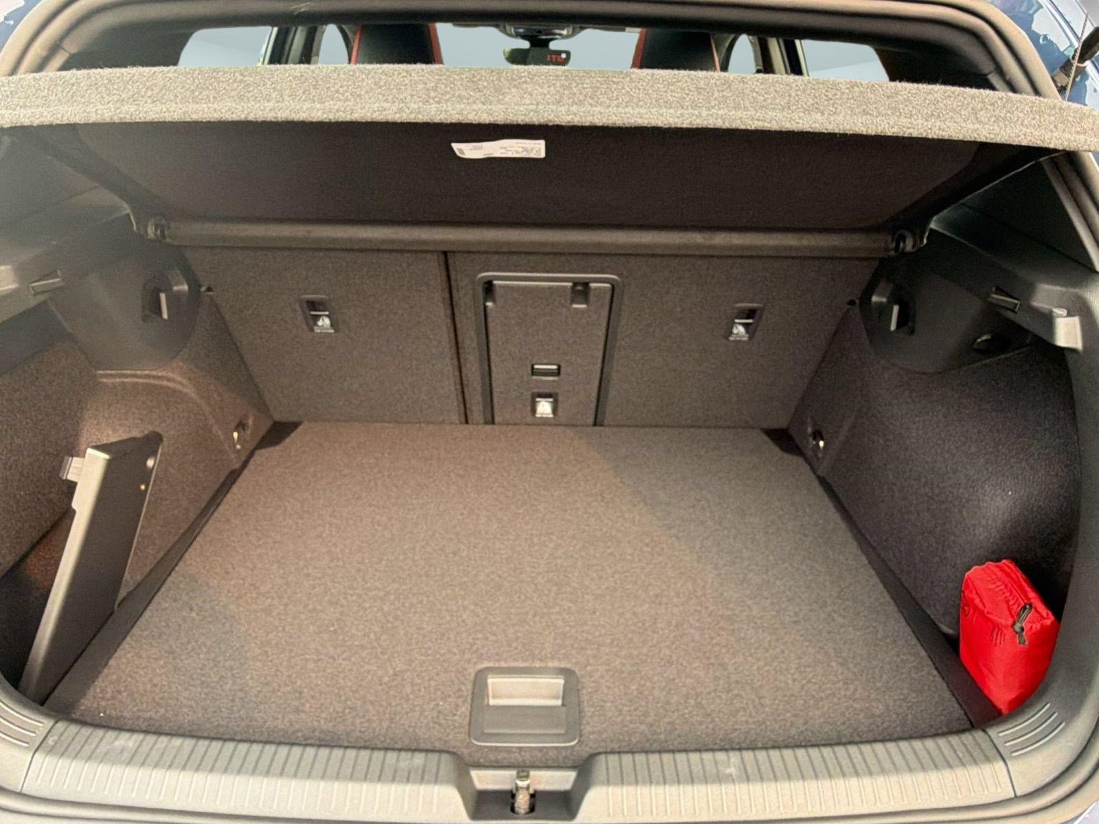 New 2026 Volkswagen Golf SE FWD image 23