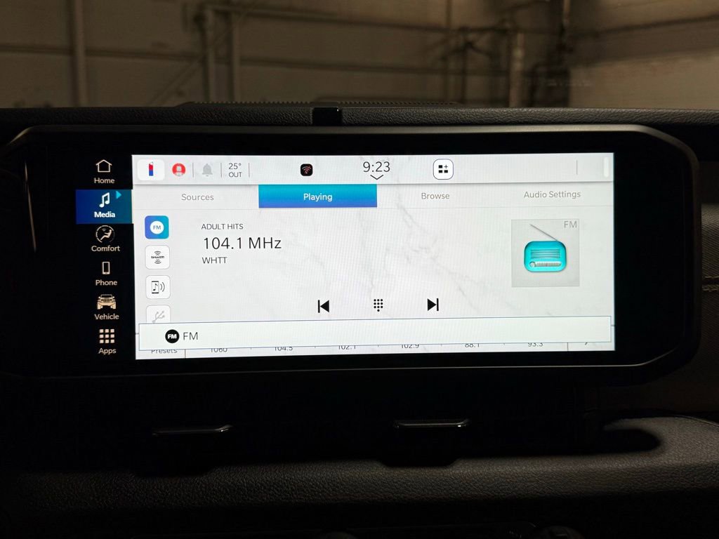 Certified 2025 Jeep Wrangler Sport image 25