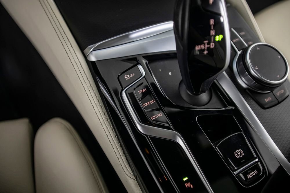 Used 2023 BMW 540i w/ M Sport Package image 38