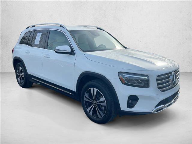 Used 2025 Mercedes-Benz GLB 250 4MATIC image 3