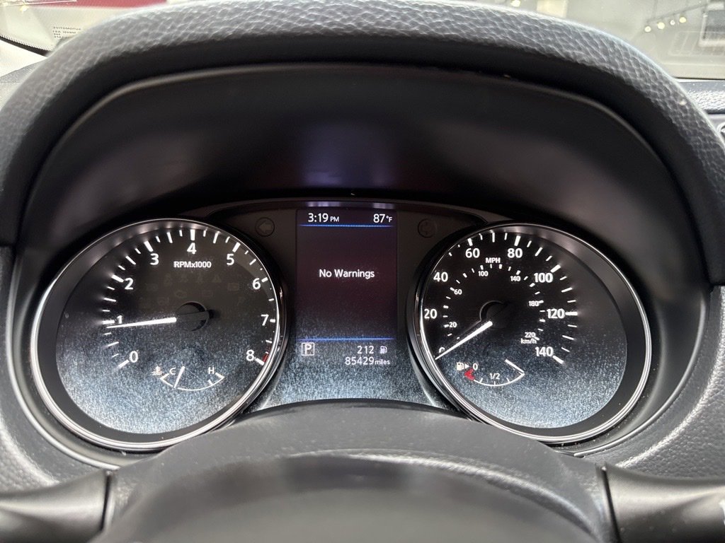 Used 2018 Nissan Rogue S image 3