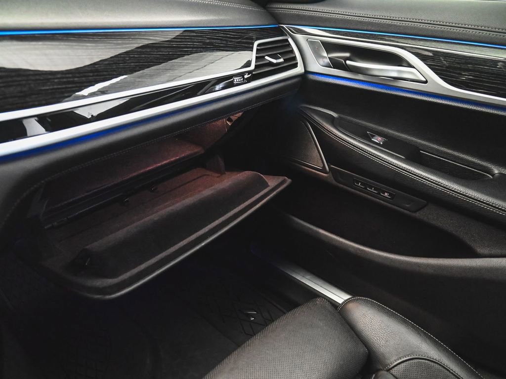 Used 2022 BMW 740i xDrive w/ M Sport Package image 16