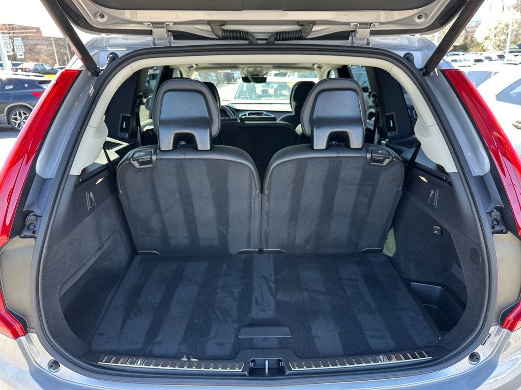 Used 2025 Volvo XC90 B5 Core AWD/4WD image 28