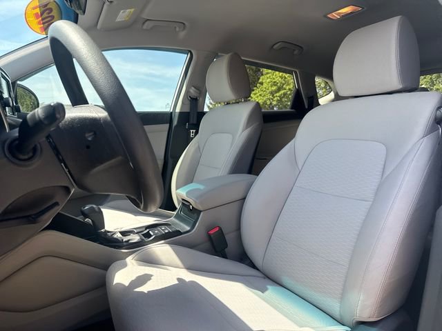 Used 2021 Hyundai Tucson Value w/ Cargo Package image 11