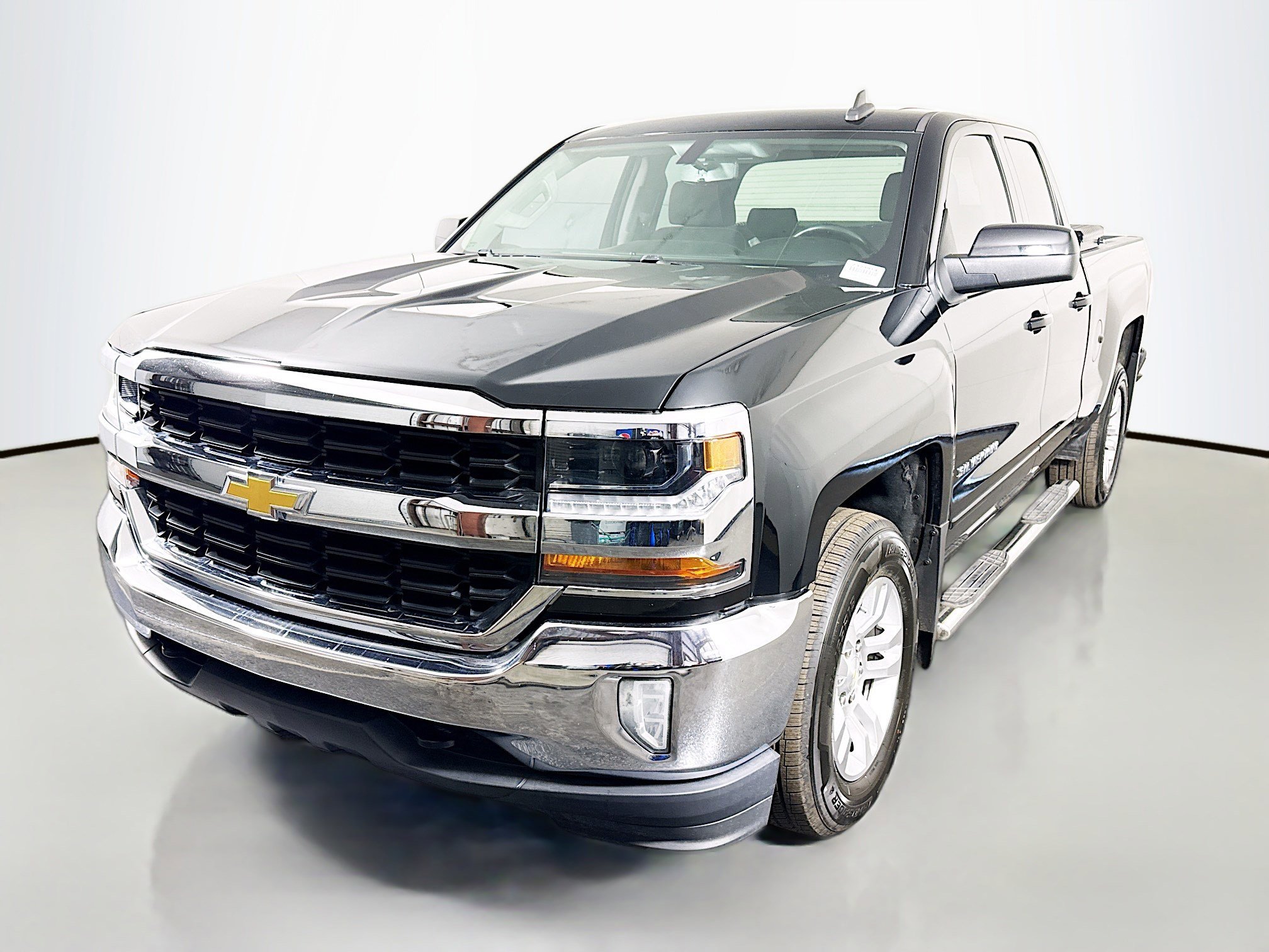 Used 2017 Chevrolet Silverado 1500 LT w/ All Star Edition image 4
