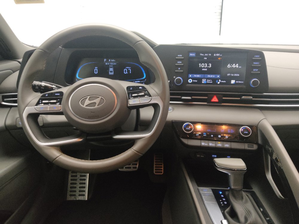 Used 2025 Hyundai Elantra Sport FWD image 22