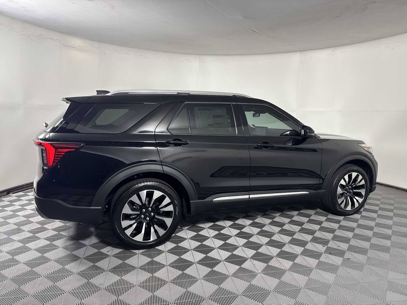 New 2026 Ford Explorer Platinum w/ LUX Leather Package AWD/4WD image 8