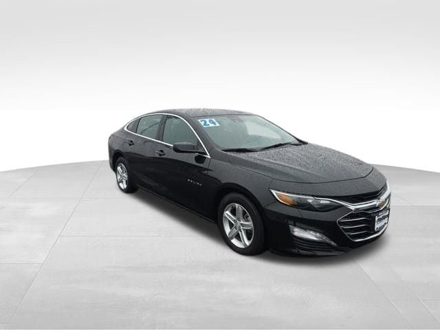 Used 2024 Chevrolet Malibu LT FWD image 2