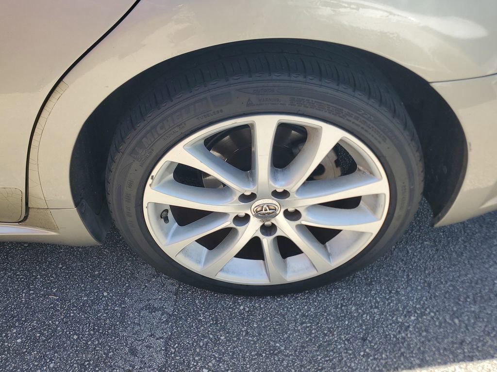 Used 2013 Toyota Avalon Limited FWD image 5