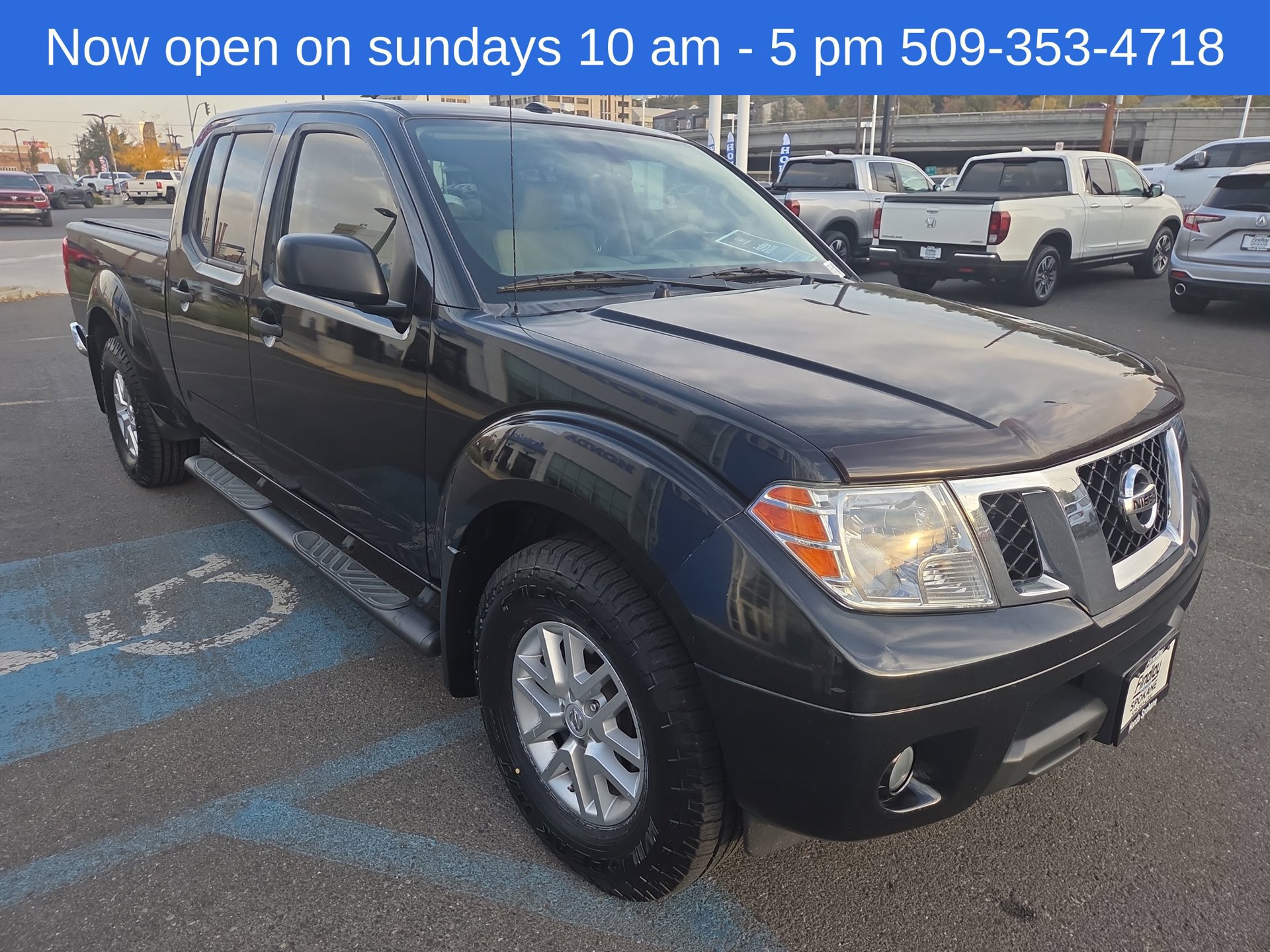 Used 2016 Nissan Frontier SV w/ SV Value Truck Package AWD/4WD image 7