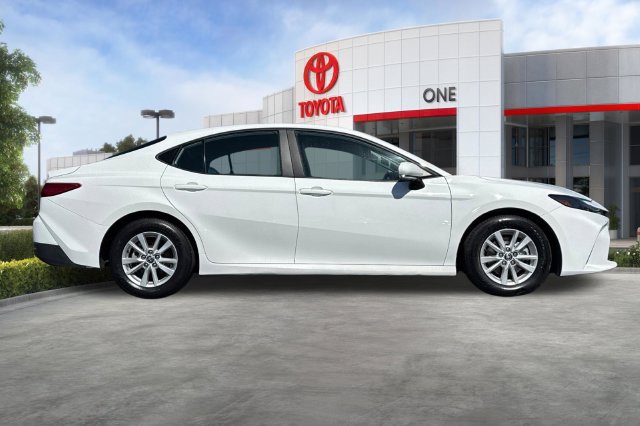 Certified 2025 Toyota Camry LE FWD image 3