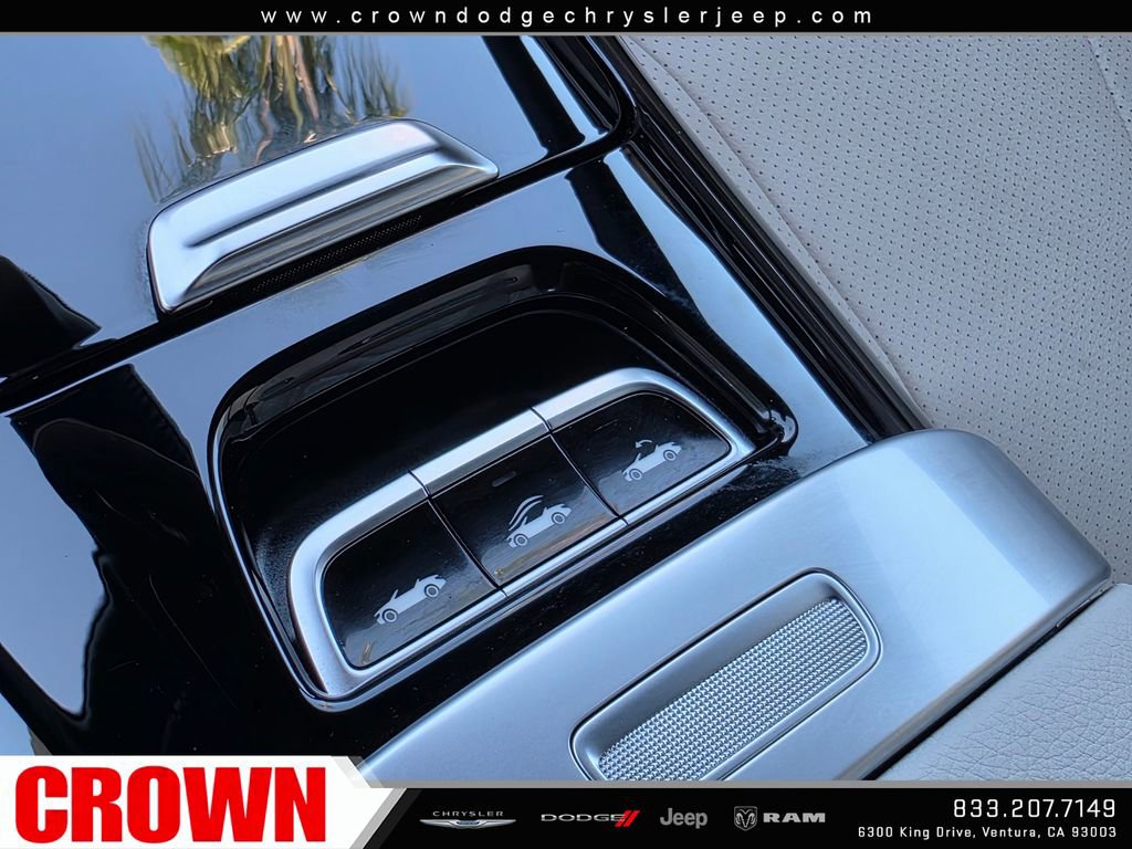 Used 2024 Mercedes-Benz CLE 300 4MATIC Cabriolet image 43