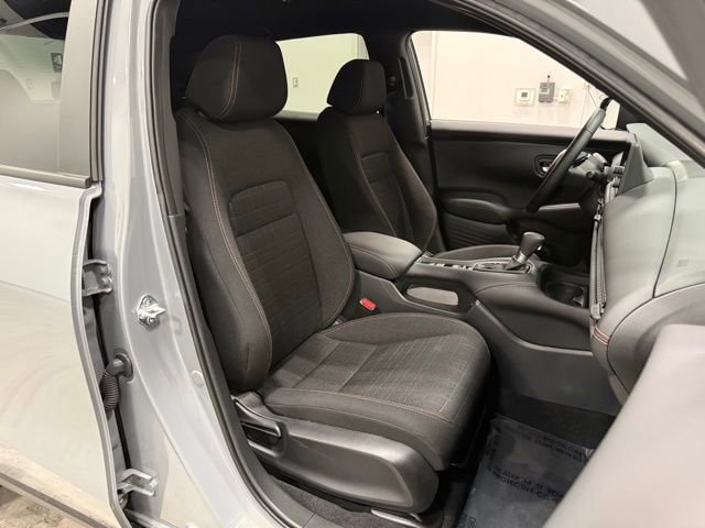 Used 2025 Honda HR-V Sport image 35
