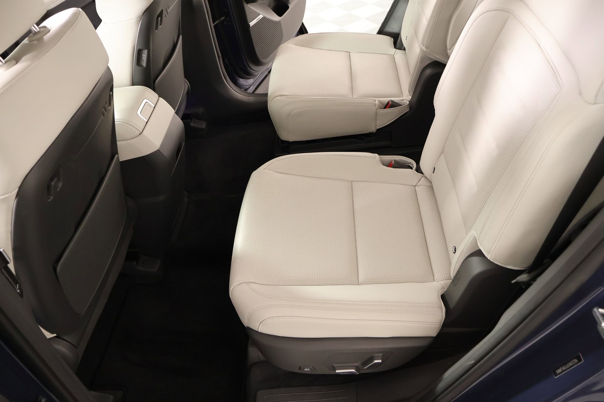 Used 2025 Hyundai Santa Fe Calligraphy image 12