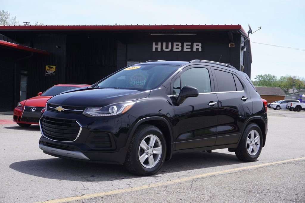 Used 2017 Chevrolet Trax LT w/ LT Convenience Package FWD image 1