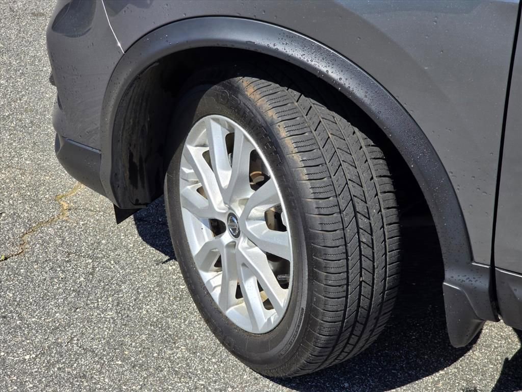 Used 2022 Nissan Rogue Sport SV w/ Technology Package image 27