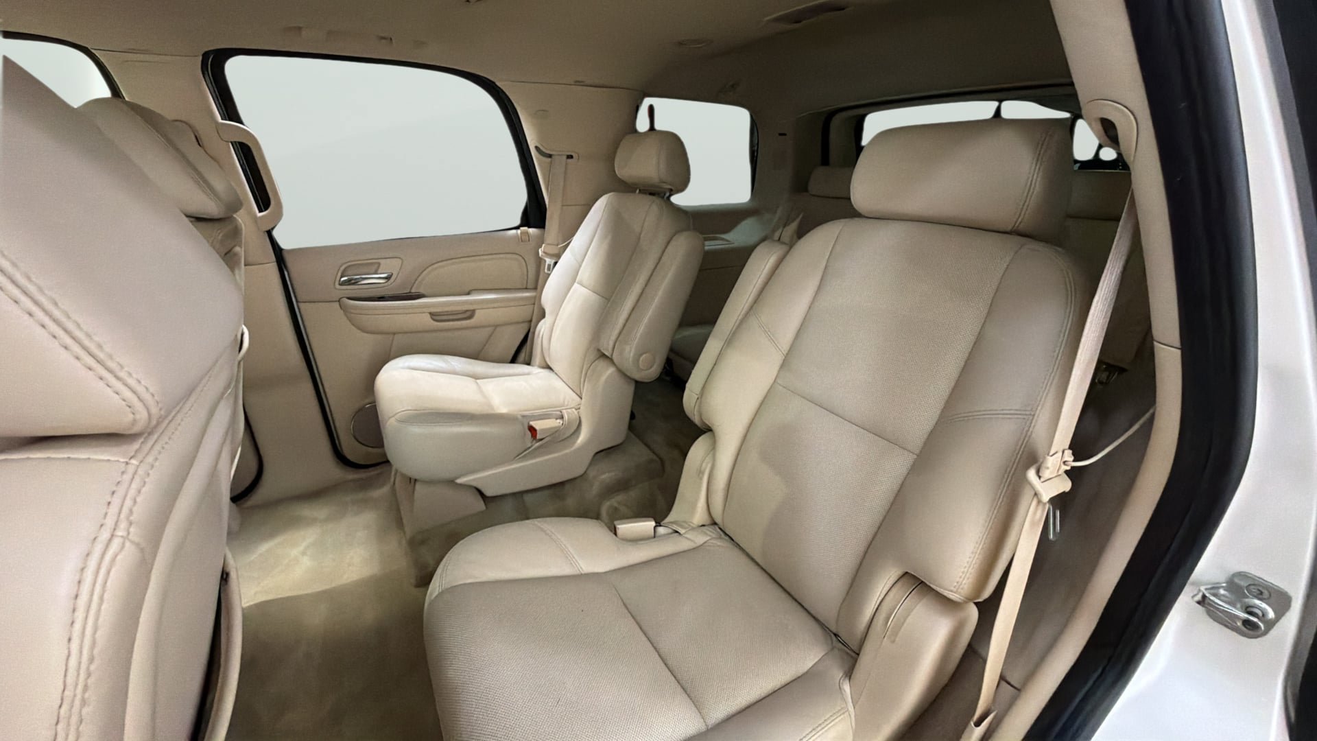 Used 2007 Cadillac Escalade AWD w/ Climate Package image 37