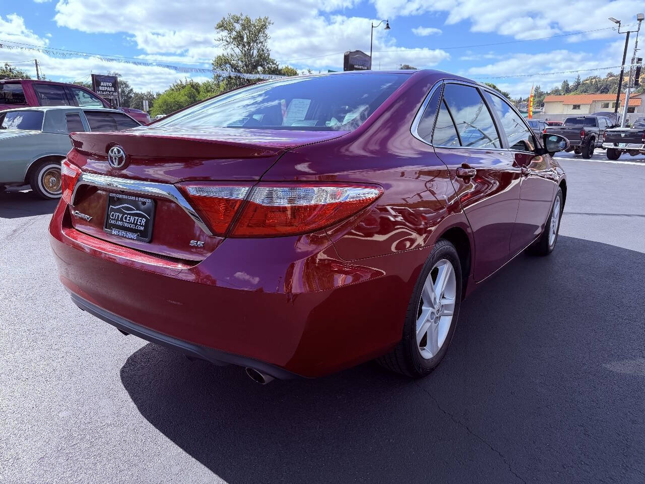 Used 2016 Toyota Camry SE FWD image 22