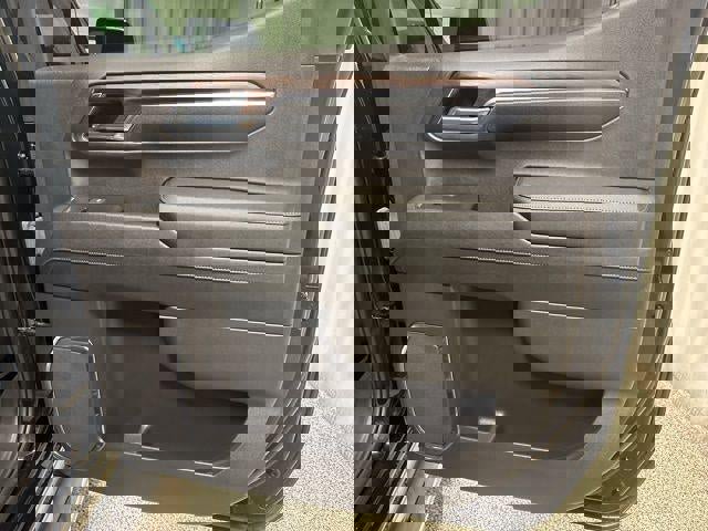 Used 2023 GMC Sierra 1500 SLT w/ SLT Premium Package image 23