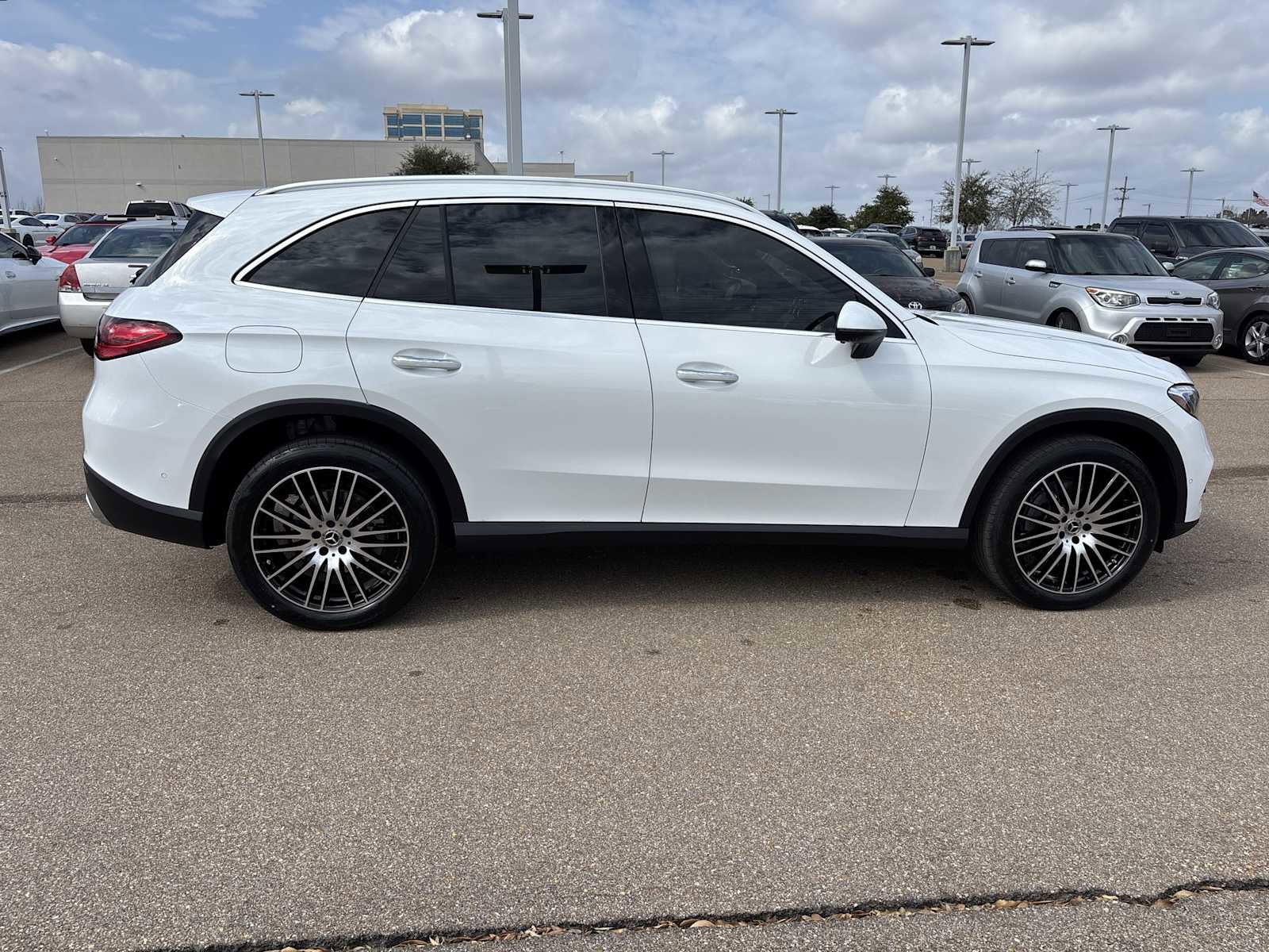 New 2026 Mercedes-Benz GLC 300 image 7