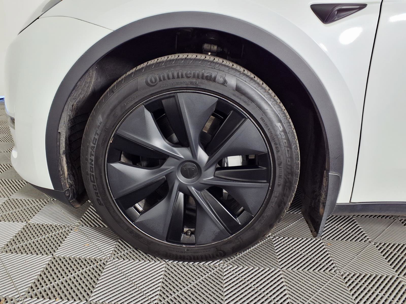 Used 2025 Tesla Model Y Long Range image 7