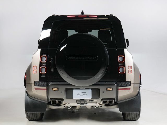 Certified 2025 Land Rover Defender 110 AWD/4WD image 7