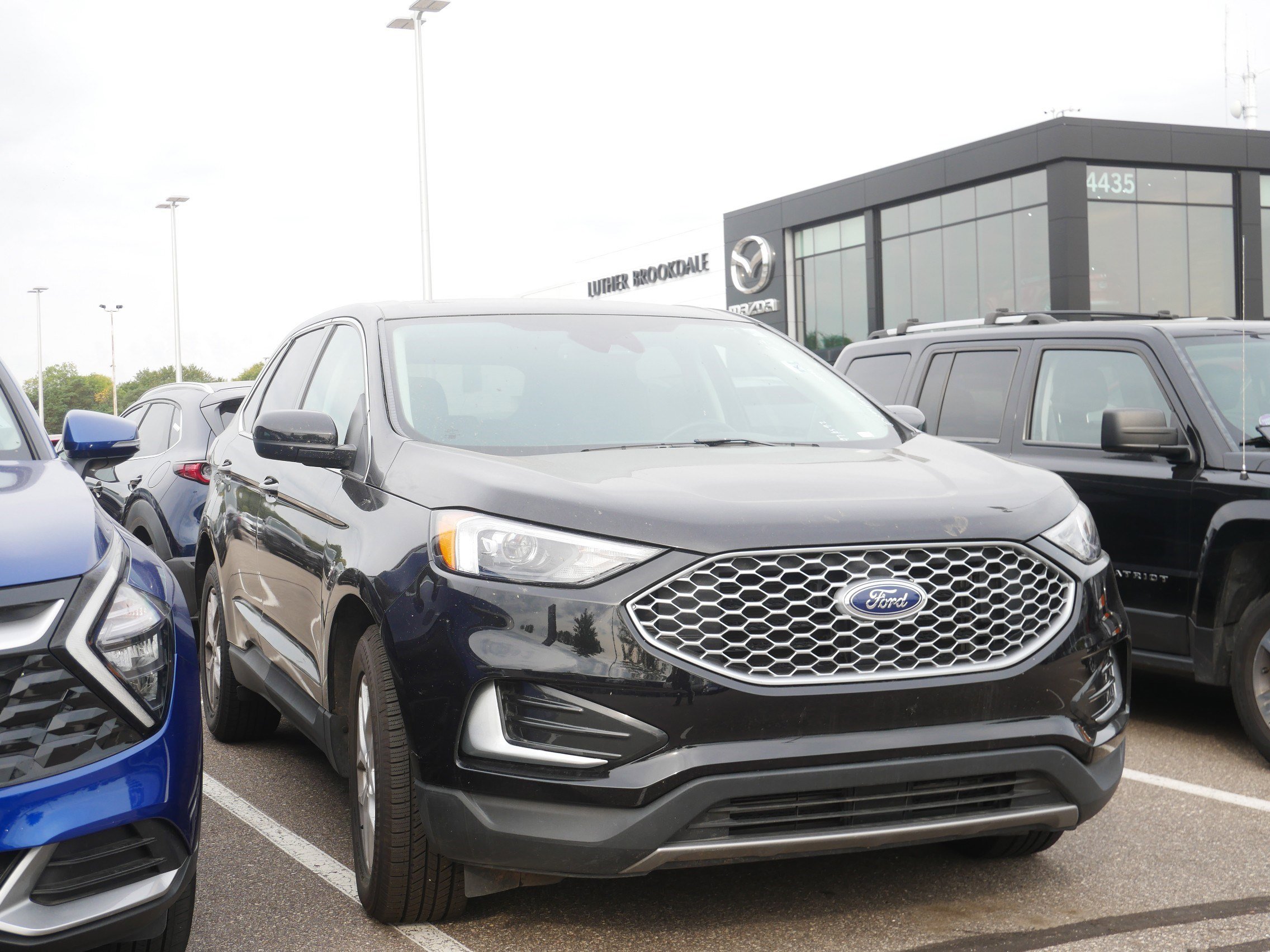 Used 2024 Ford Edge SEL image 1