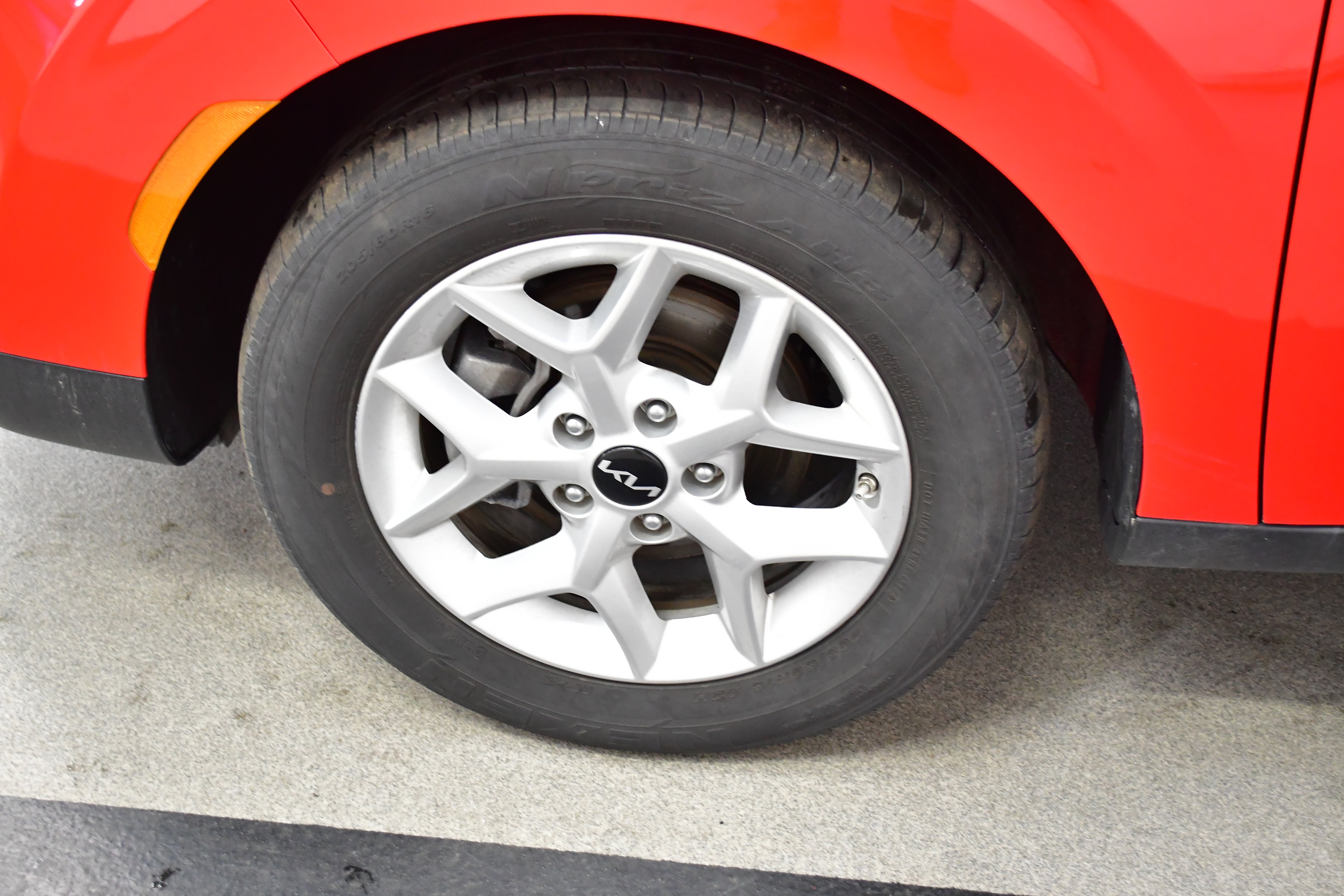 Used 2025 Kia Soul LX w/ LX Technology Package image 32