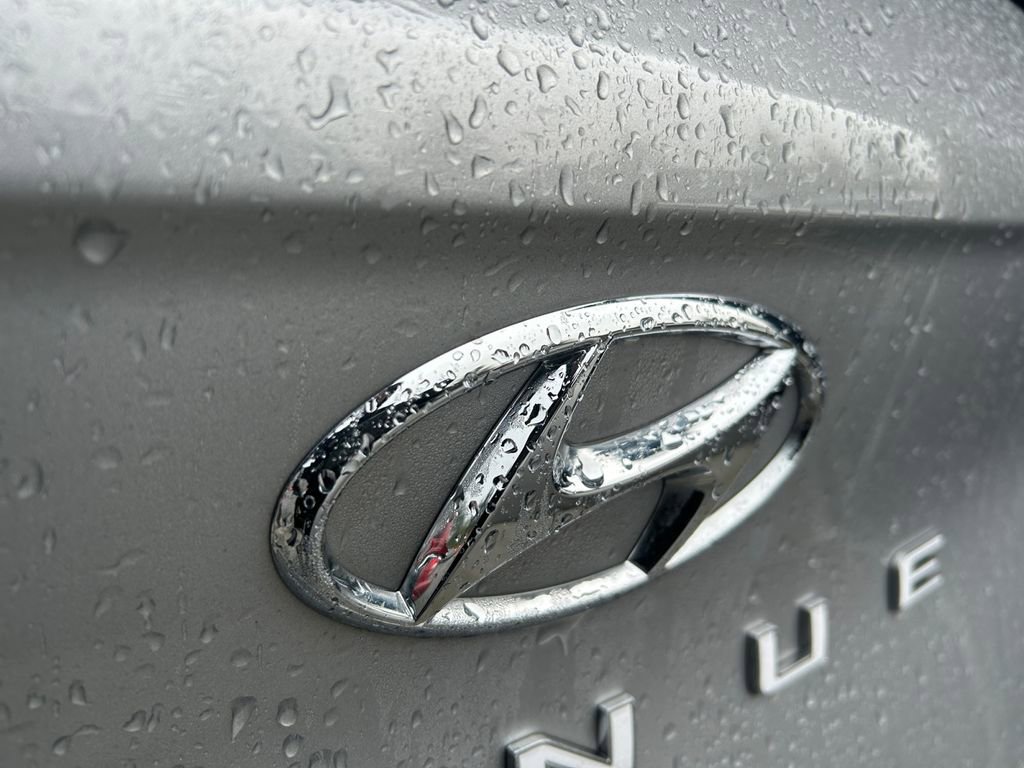 Certified 2025 Hyundai Venue SEL image 32