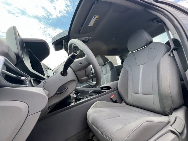 New 2026 Hyundai Elantra SE FWD image 17