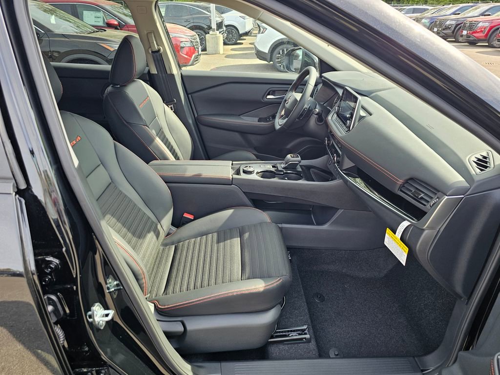 New 2026 Nissan Rogue SV AWD/4WD image 25