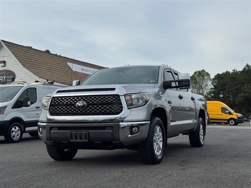 Used 2019 Toyota Tundra SR5 w/ Convenience Package image 2