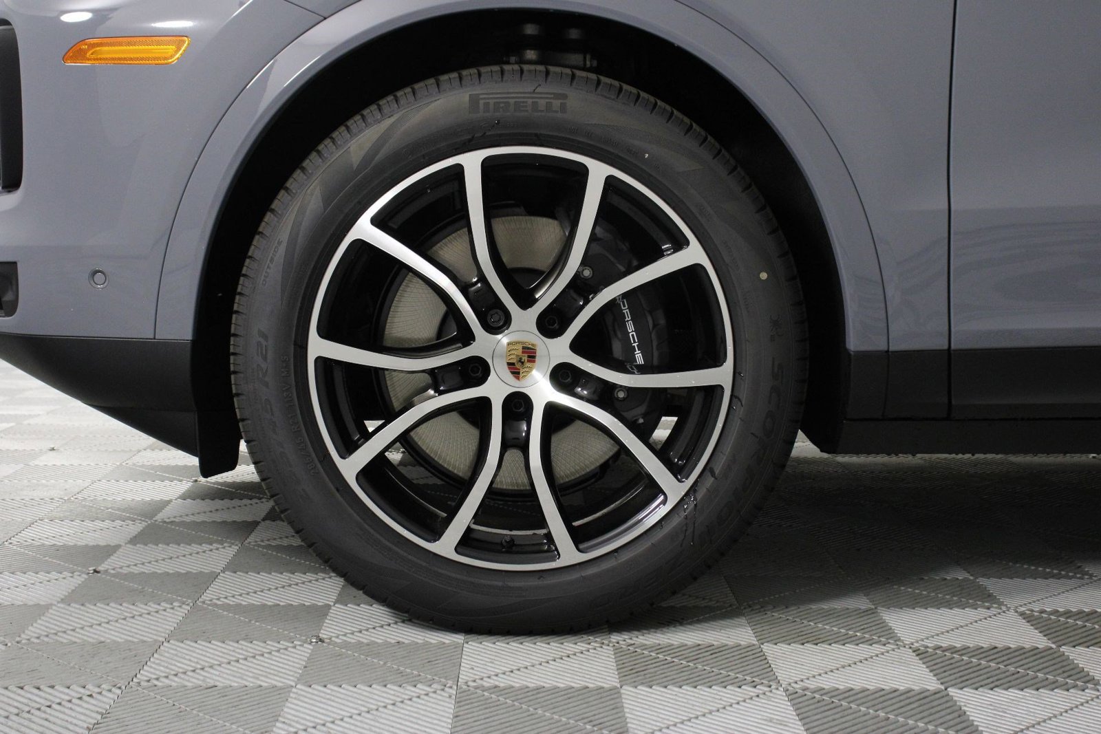 New 2026 Porsche Cayenne Coupe AWD/4WD image 17